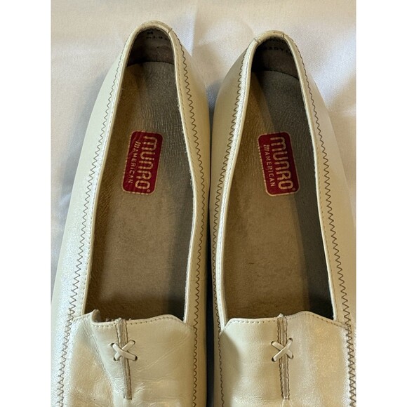 Munro American Womens Cream Color Slip On Flats Size 11M - Picture 3 of 16